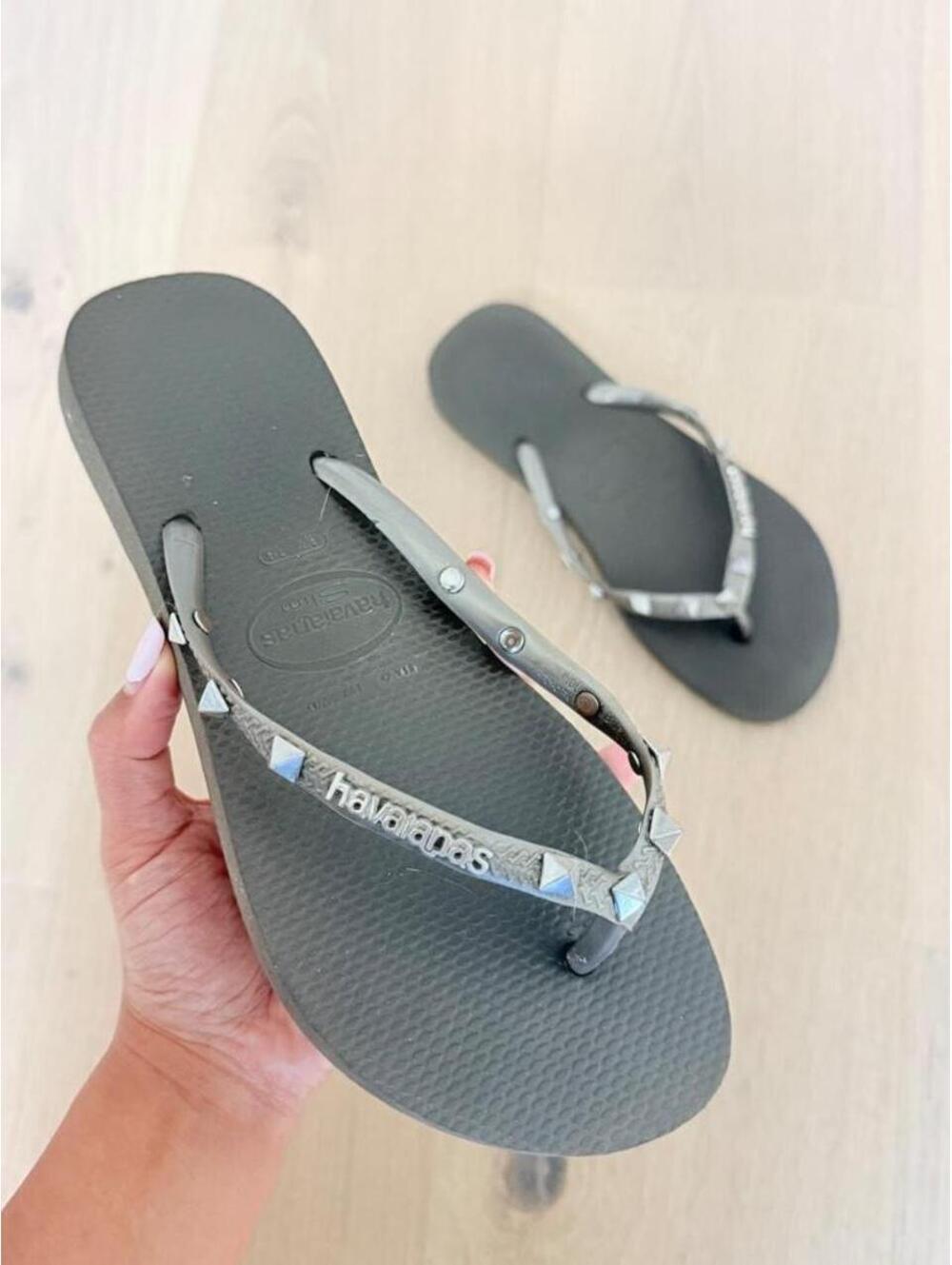 Havaianas Slim Hardware Studded Flip Flops Gray Silver Size 37/38